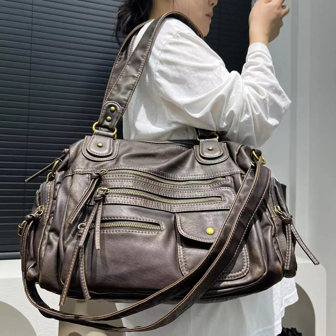 Single Shoulder Crossbody Bag Vintage Washed Leather Motorcycle Bag