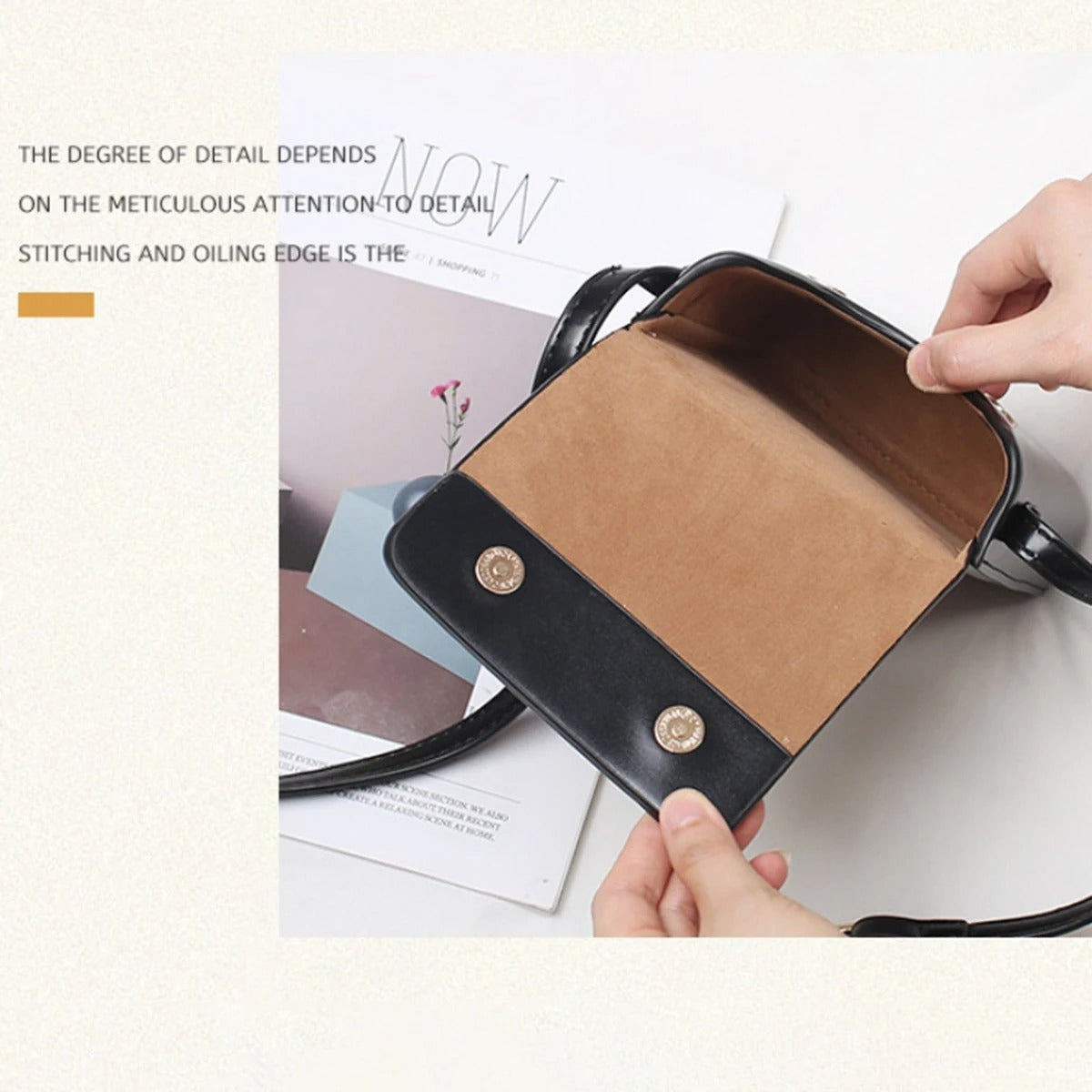 Versatile vertical Japanese and Korean simple flip phone bag